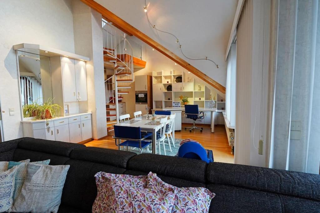 Grosse, Helle Wohnung Fuer Bis Zu 6 Personen ไวน์ไฮม์ ภายนอก รูปภาพ