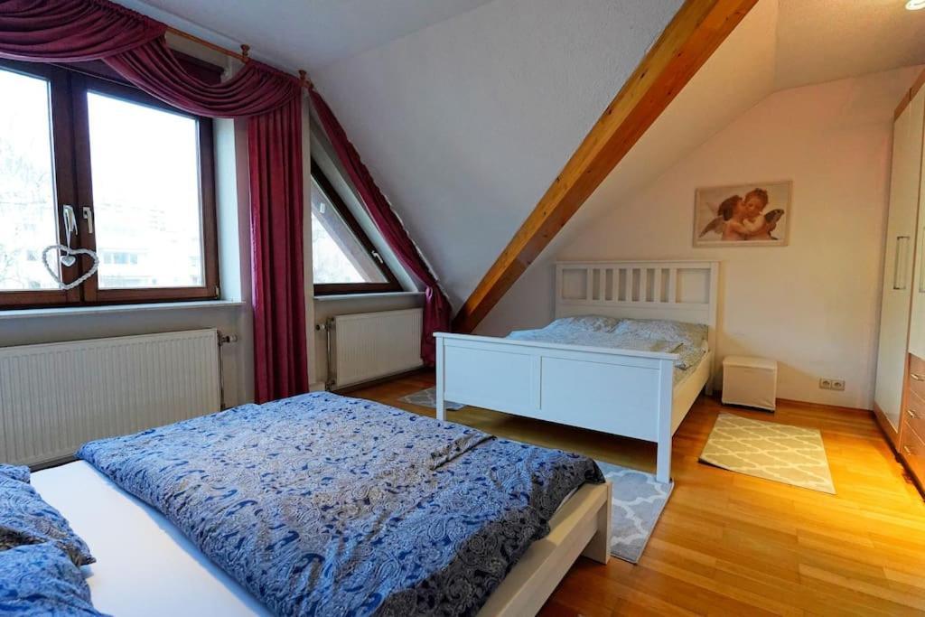 Grosse, Helle Wohnung Fuer Bis Zu 6 Personen ไวน์ไฮม์ ภายนอก รูปภาพ
